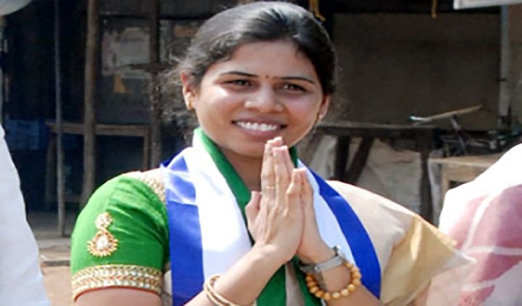 "Former Andhara Pradesh Minister Bhuma Akhila Priya Taken Into Police Custody"
