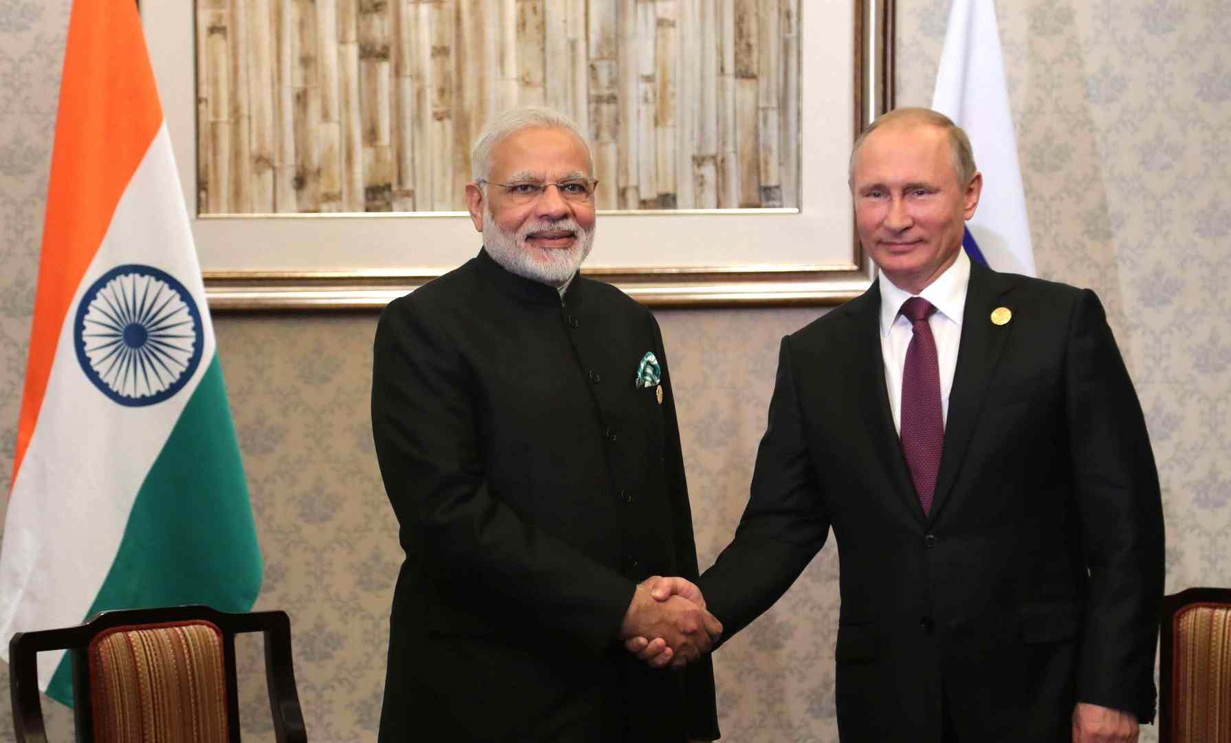 Vladimir Putin Modi.jpg
